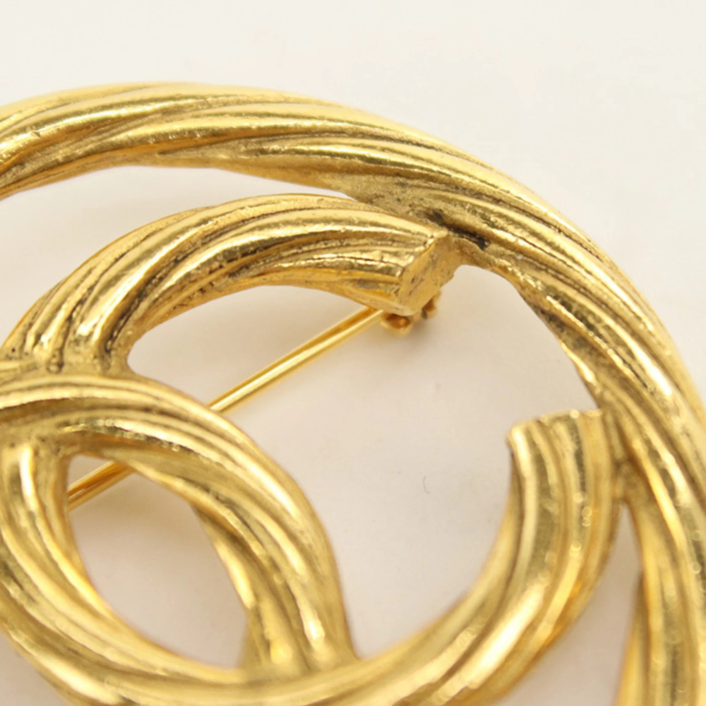 CHANEL Authentic Gold Logo Brooch - Picture 5 of 5